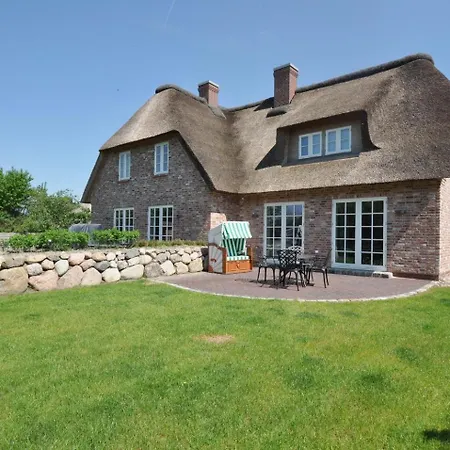 Holiday home Doppelhaushaelfte Albrecht Hus *